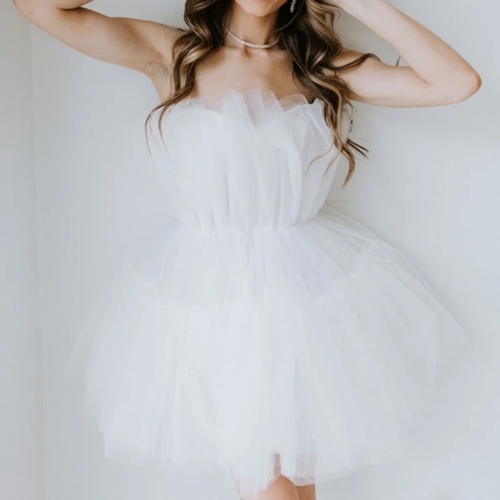 Untamed Petals Millie Mini Gown Size Medium